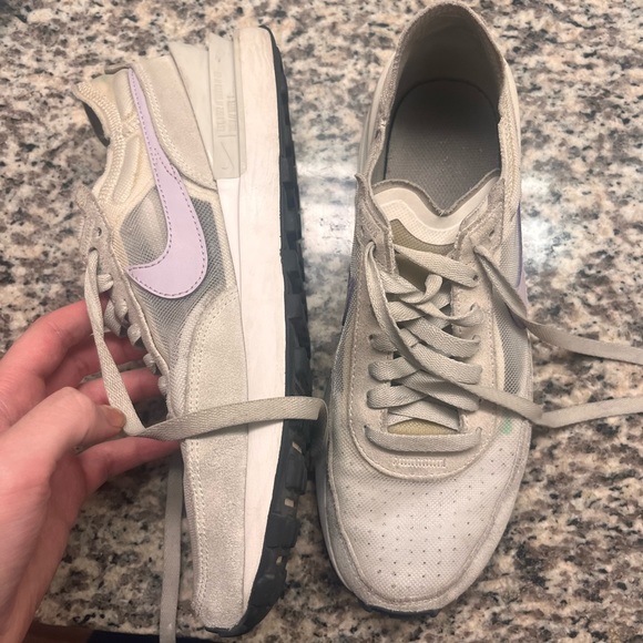 Nike Waffle One, Lilac. Size 8 - Picture 2 of 5